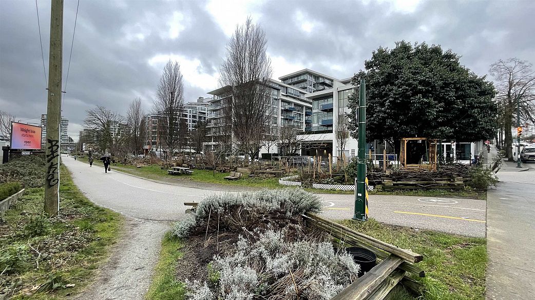 323 1777 W 7th Avenue