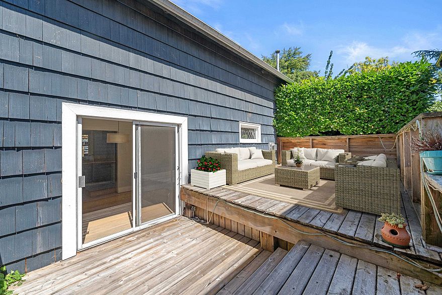 2311 YEW STREET, Vancouver BC V6K 3H1