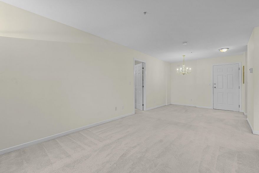 103 3624 Fraser Street