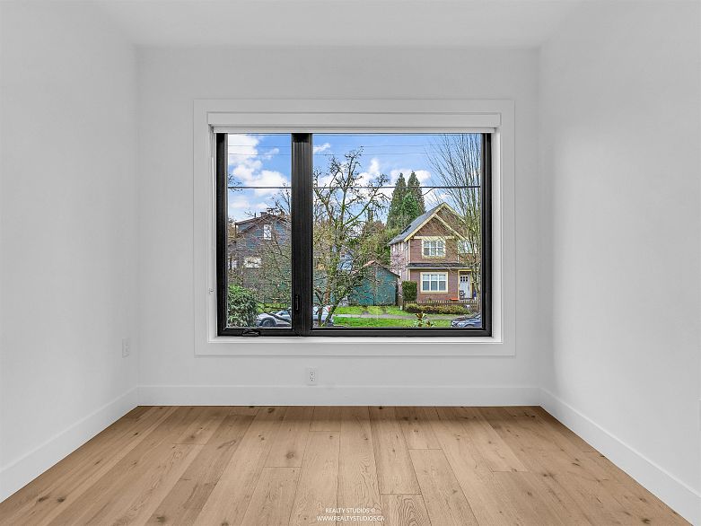 1 3118 Windsor Street