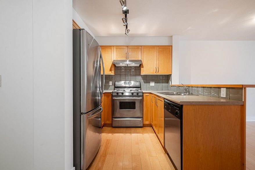 203 1858 W 5th Avenue