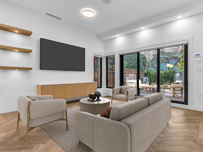 1 3118 Windsor Street