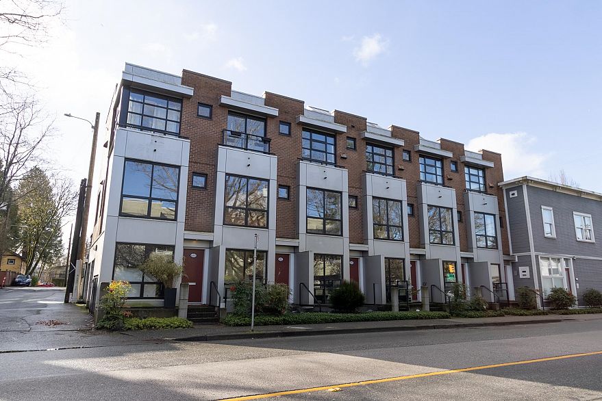 682 W 16TH AVENUE, Vancouver BC V5Z 1S6