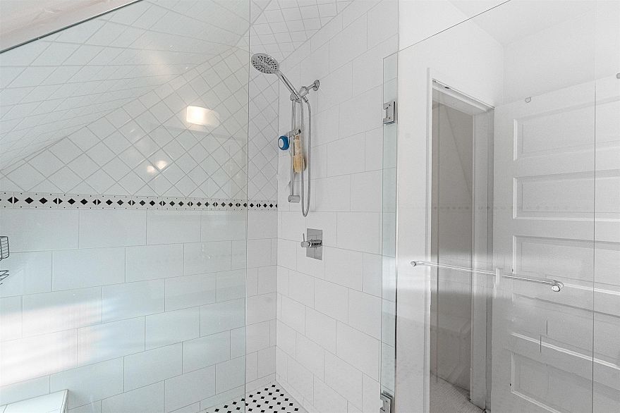 2311 YEW STREET, Vancouver BC V6K 3H1