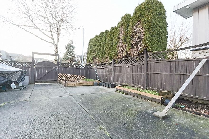 8068 146 STREET, Surrey BC V3S 9Y5