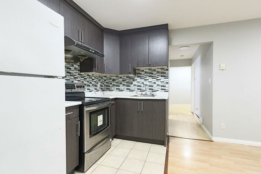 8068 146 STREET, Surrey BC V3S 9Y5