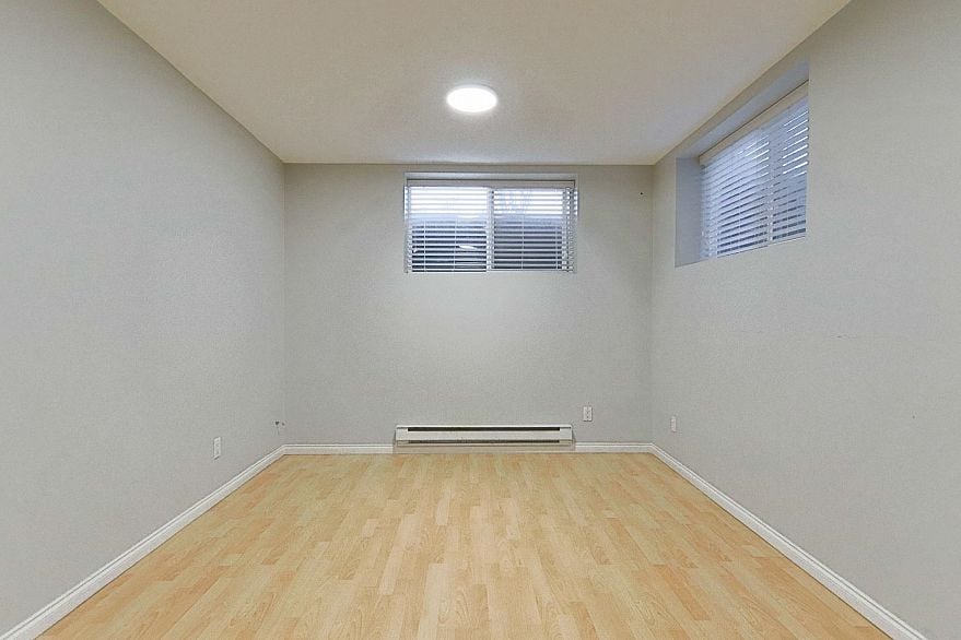 8068 146 STREET, Surrey BC V3S 9Y5