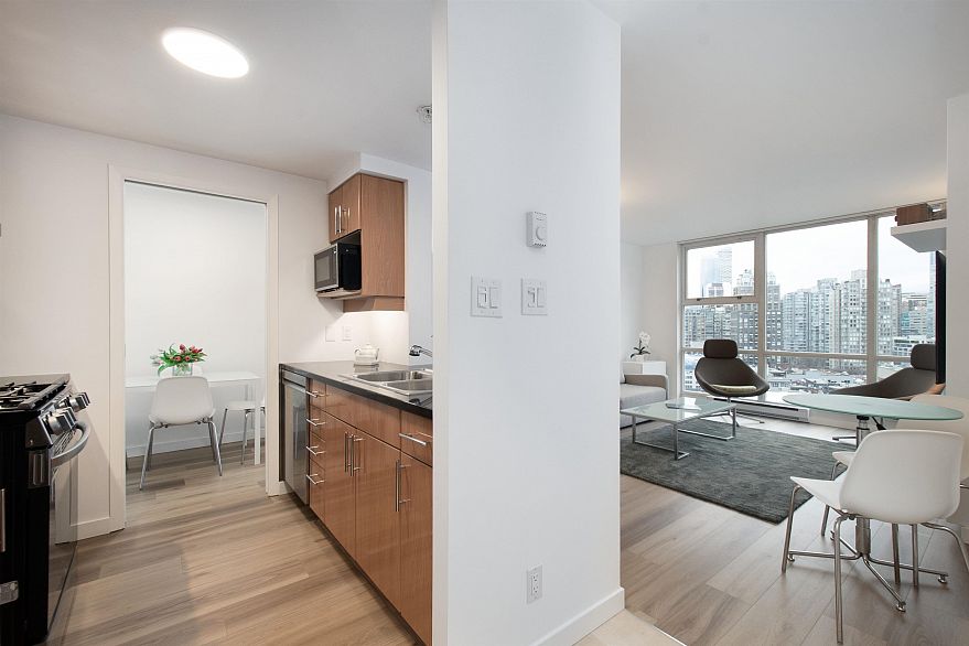 2105 193 Aquarius Mews