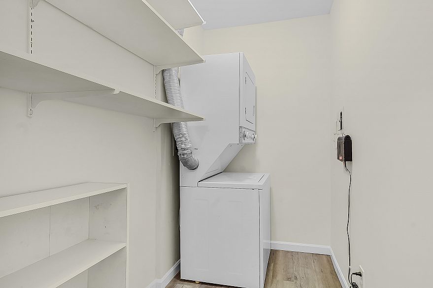 103 3624 Fraser Street