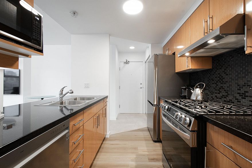 2105 193 Aquarius Mews