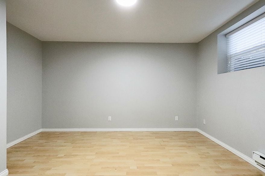 8068 146 STREET, Surrey BC V3S 9Y5