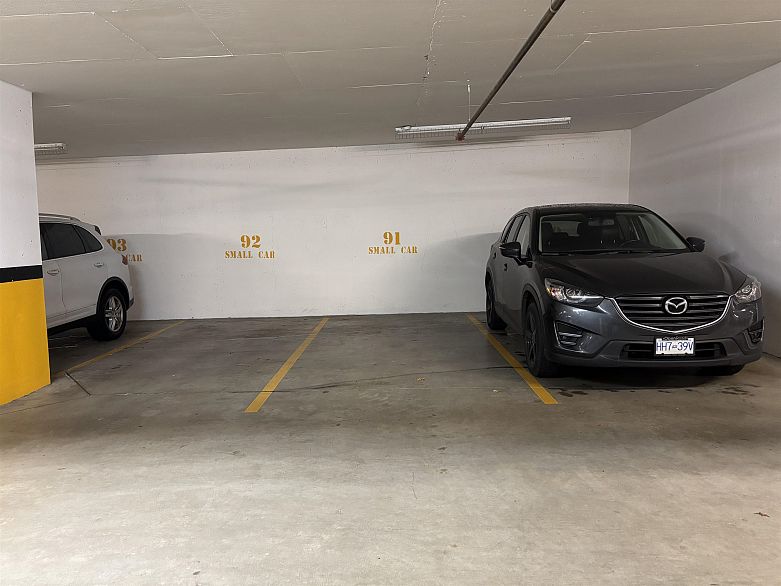 302 2033 W 10th Avenue