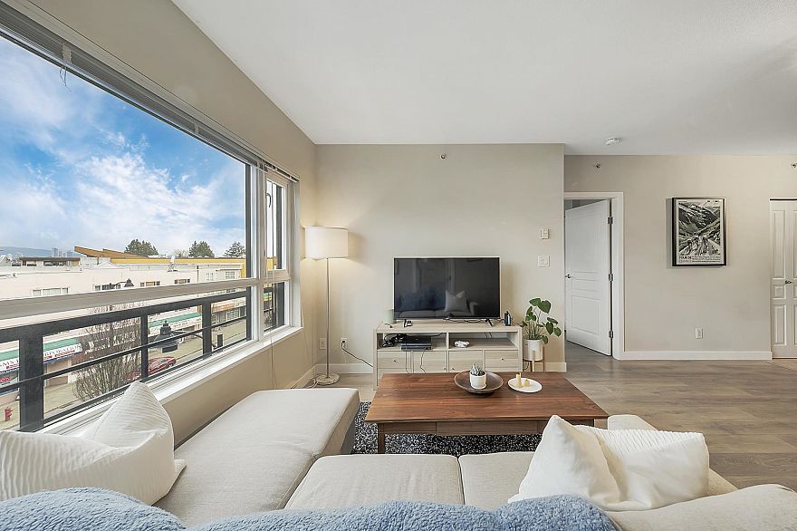 415 4028 Knight Street