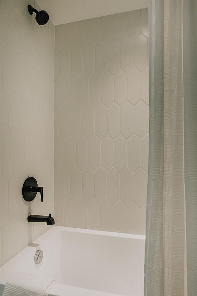 209 322 E 15th Avenue