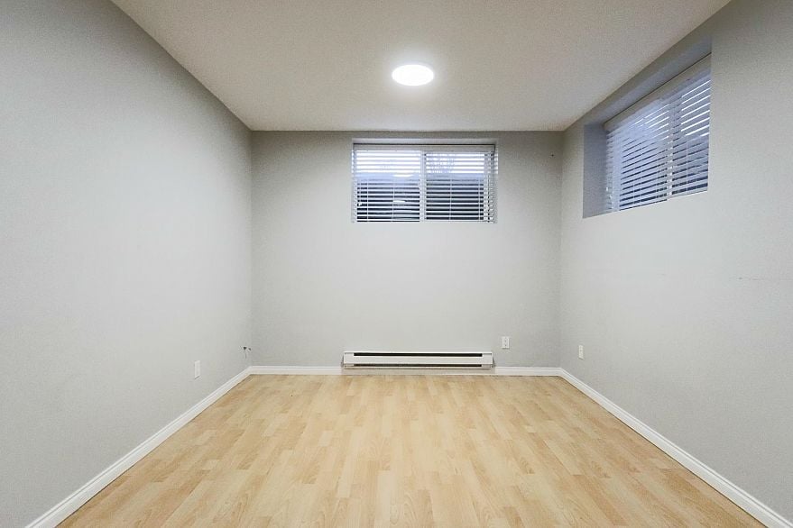 8068 146 STREET, Surrey BC V3S 9Y5