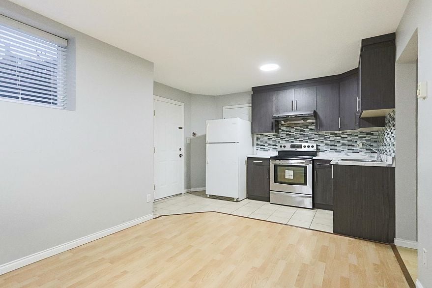 8068 146 STREET, Surrey BC V3S 9Y5