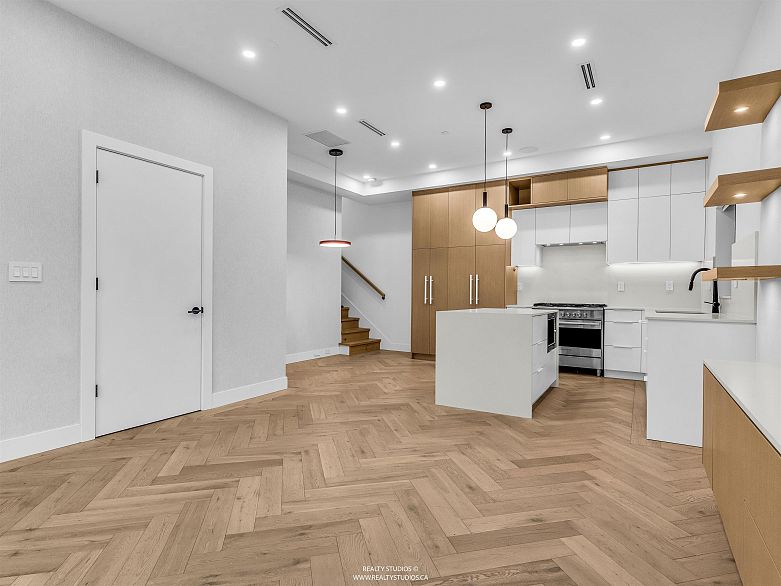 1 3118 Windsor Street