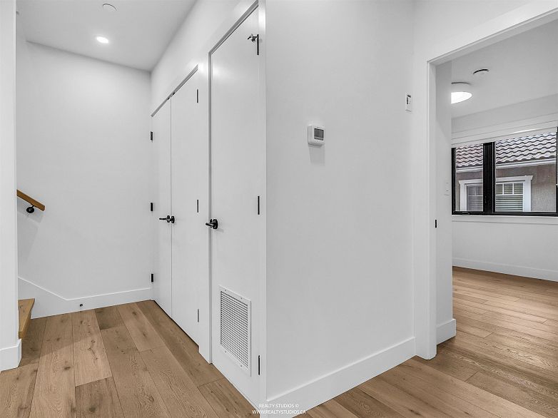 1 3118 Windsor Street