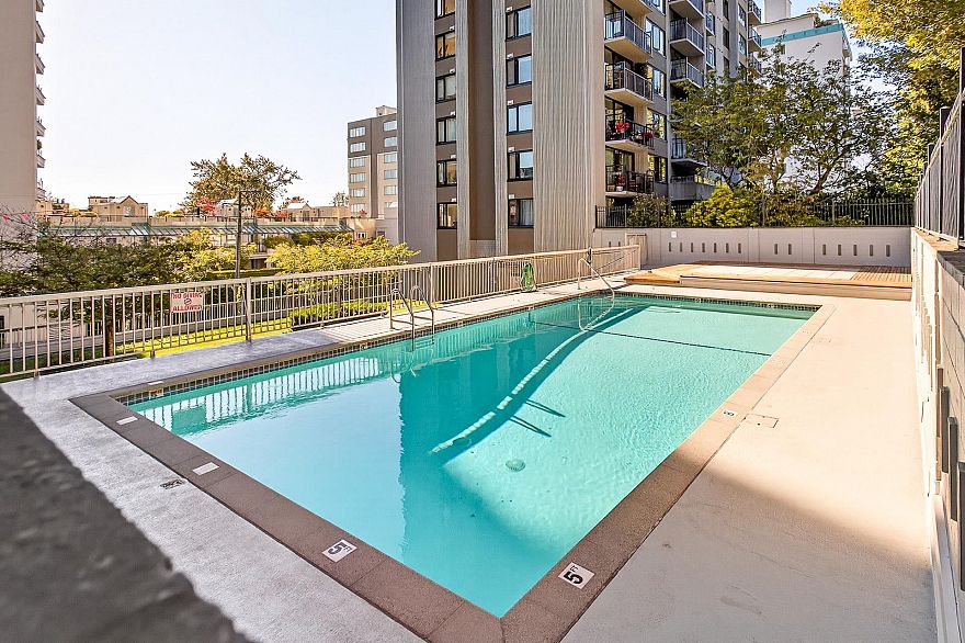 804 1330 Harwood Street