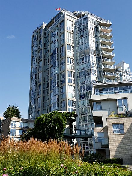 302 1228 Marinaside Crescent