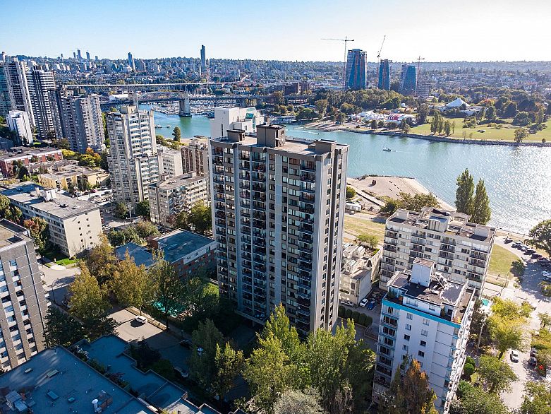 804 1330 Harwood Street