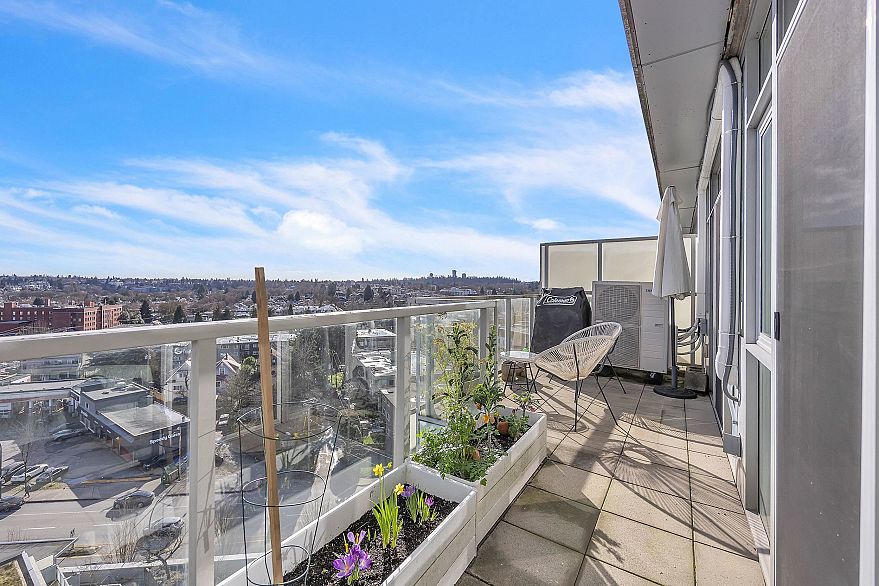 1205 2770 Sophia Street