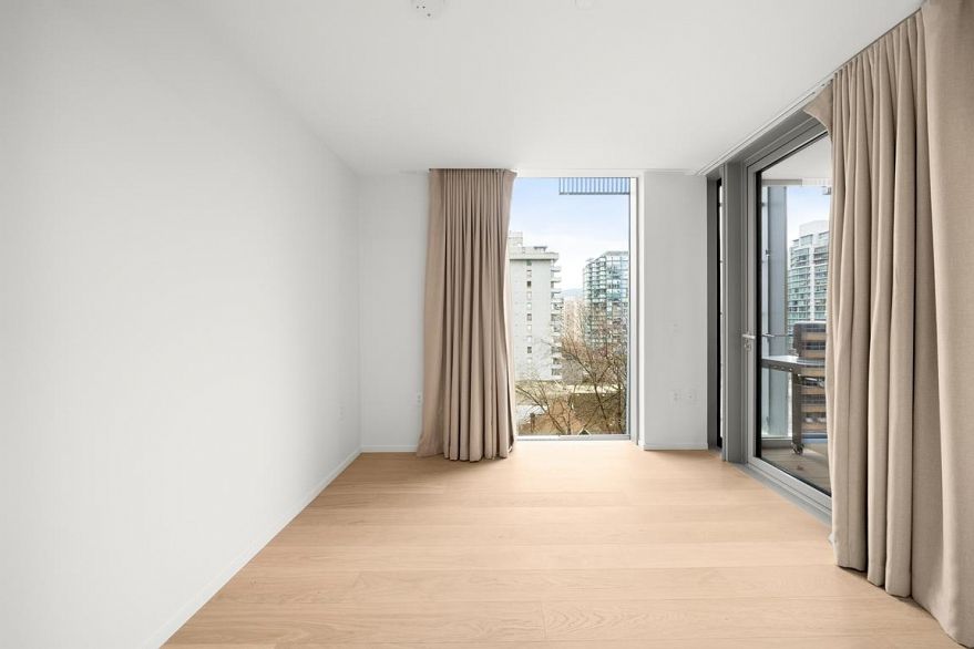 802 1568 Alberni Street