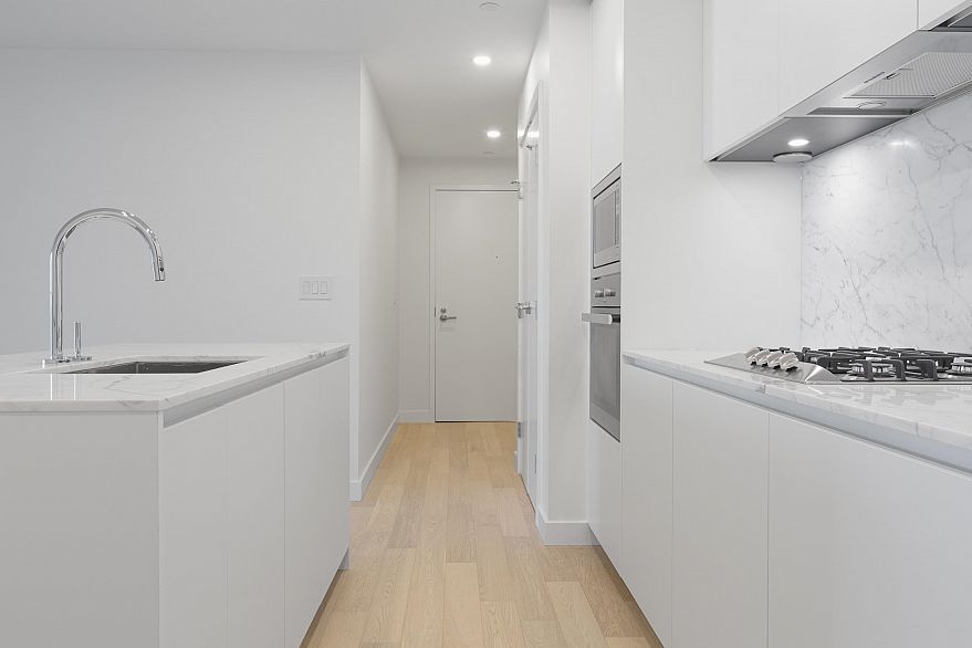 4201 1480 Howe Street