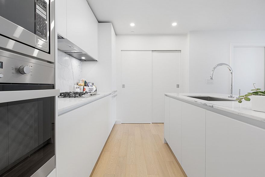 4201 1480 Howe Street