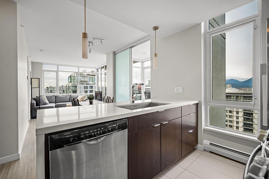 1702 1775 Quebec Street