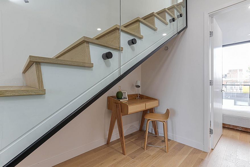 903 239 Keefer Street