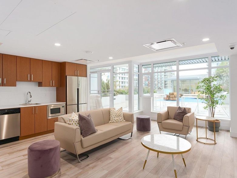 707 1708 Ontario Street