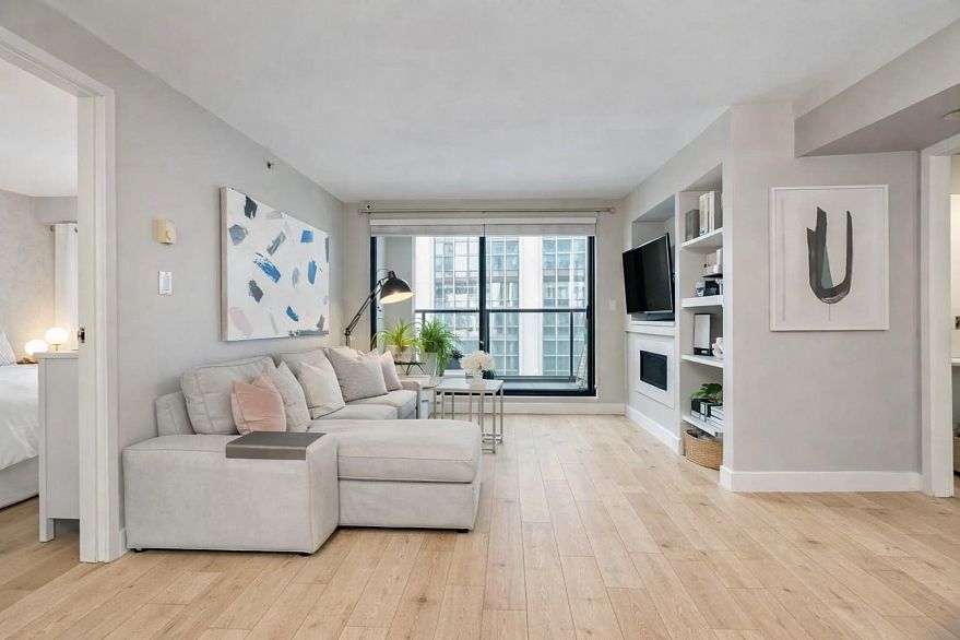 505 488 Helmcken Street