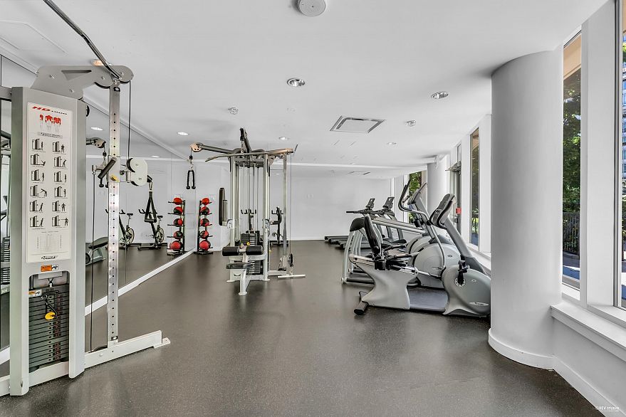 1002 88 W 1st Avenue