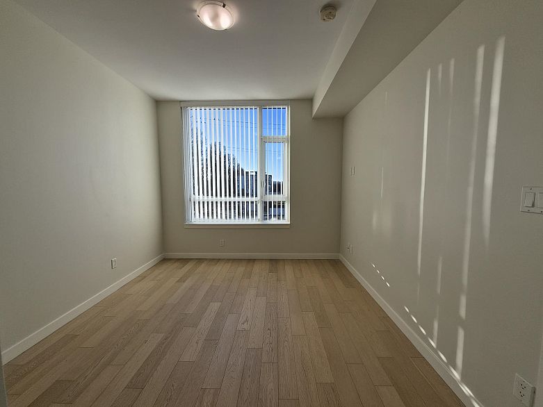 317 2033 W 10th Avenue