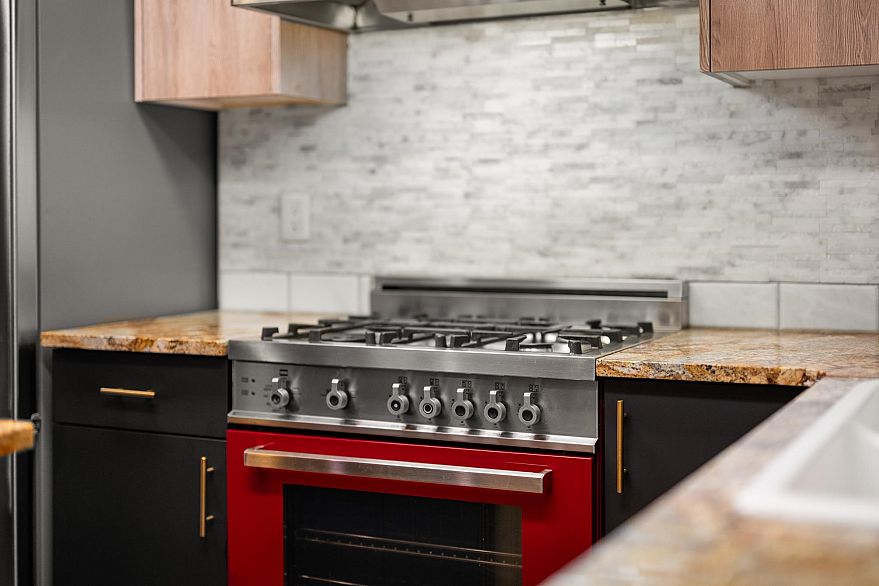 301 1155 Mainland Street