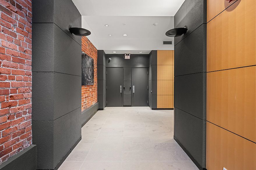 301 1155 Mainland Street