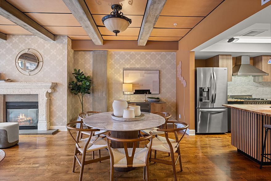 301 1155 Mainland Street