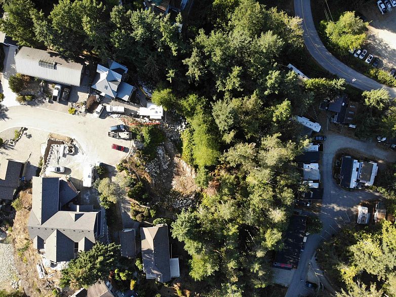 6 4622 Sinclair Bay Road