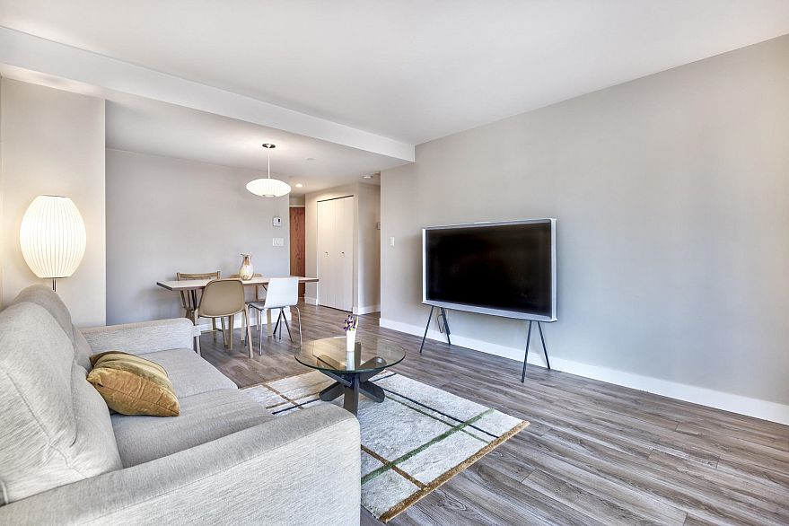 502 1323 Homer Street