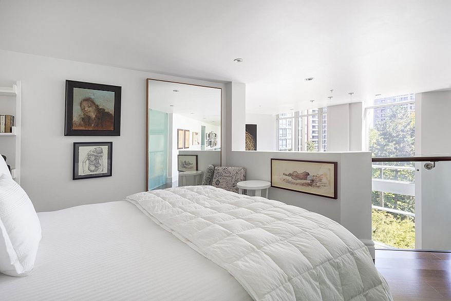 401 988 Richards Street