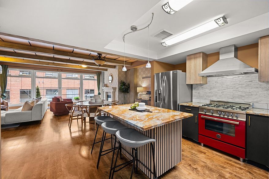 301 1155 Mainland Street