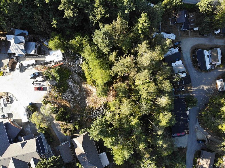 6 4622 Sinclair Bay Road