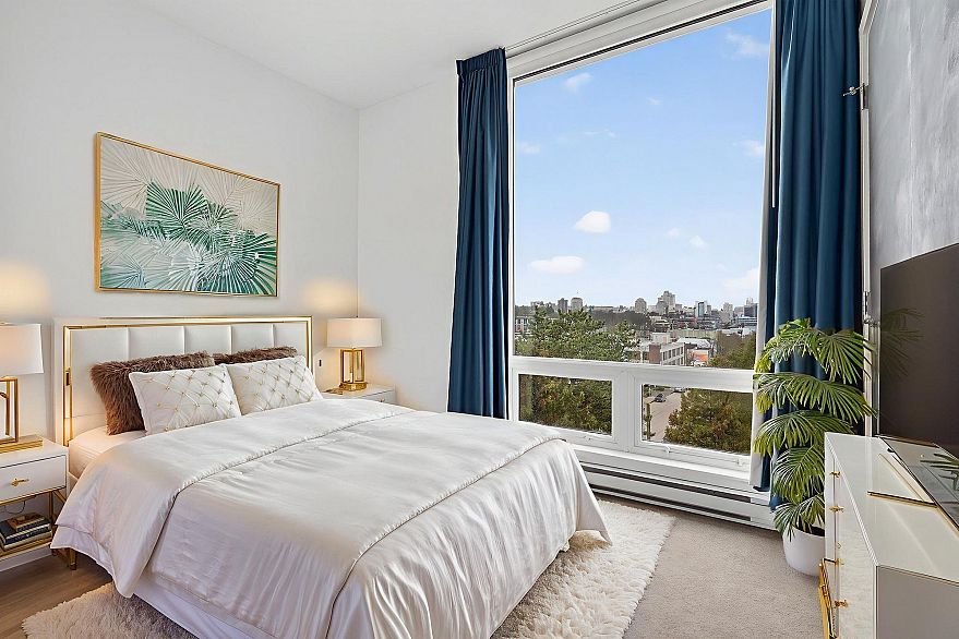 512 133 E 8th Avenue