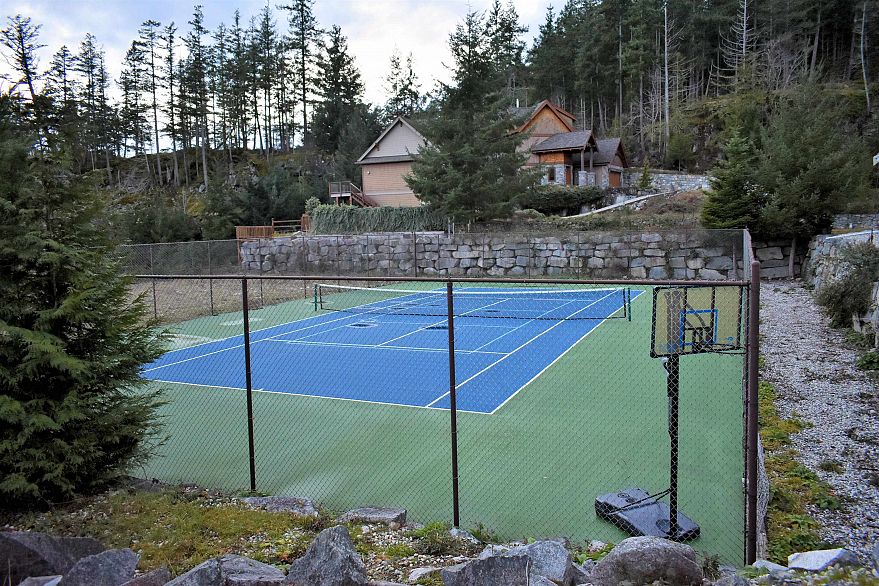 6 4622 Sinclair Bay Road