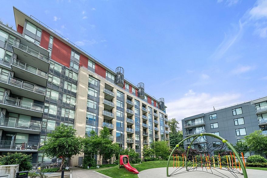 609 3451 Sawmill Crescent