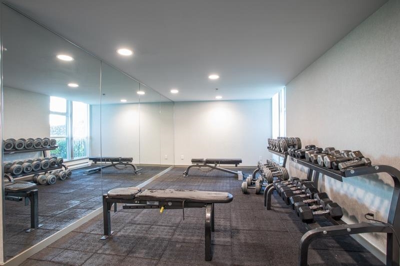 1702 125 Milross Avenue