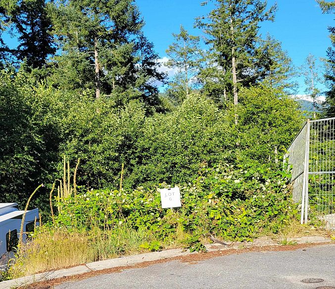 6 4622 Sinclair Bay Road