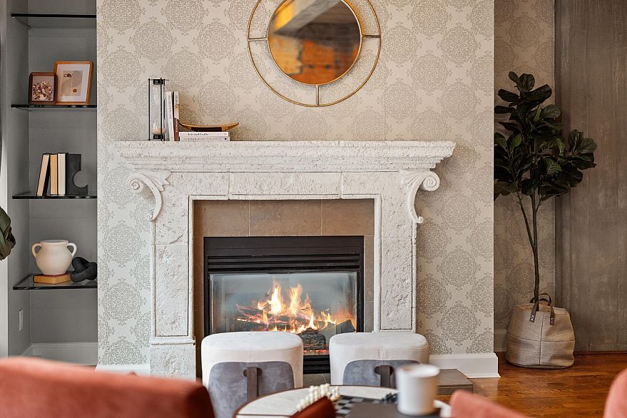 301 1155 Mainland Street