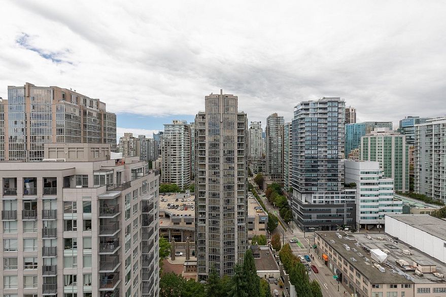 2710 928 Beatty Street